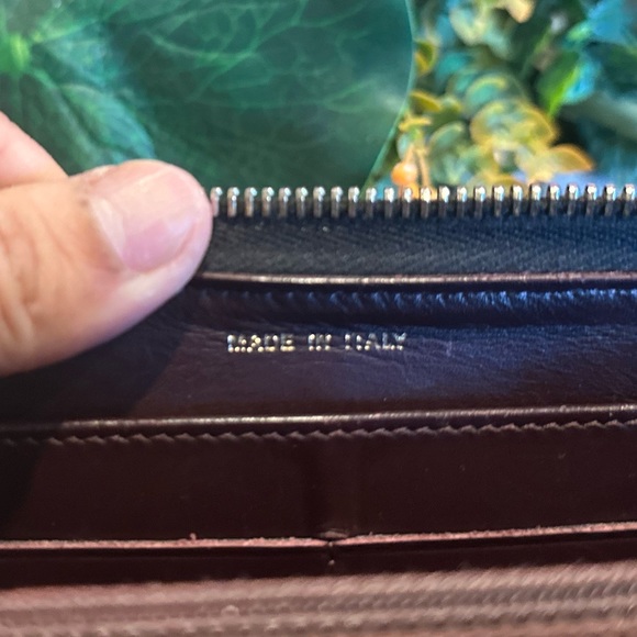 Chanel zip around wallet - Picture 11 of 16